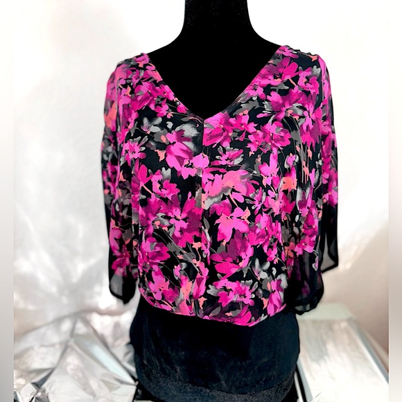ELLE floral sheer blouse w/ black camisole & black lining // size XS - Picture 2 of 7